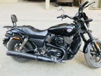 Black Harley Davidson Street 750