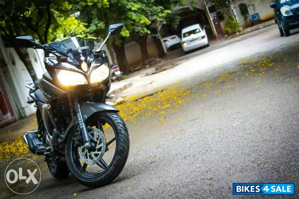 Black Yamaha Fazer FI V2