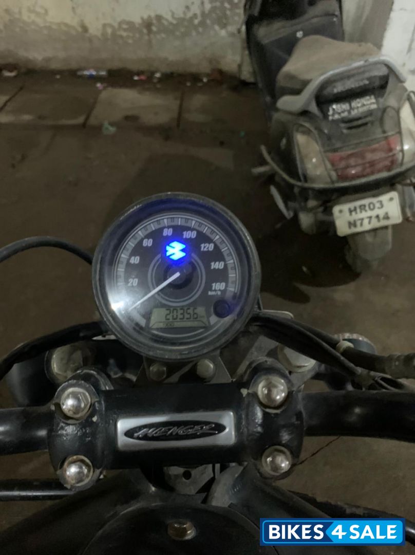 Matt Black Bajaj Avenger Street 220