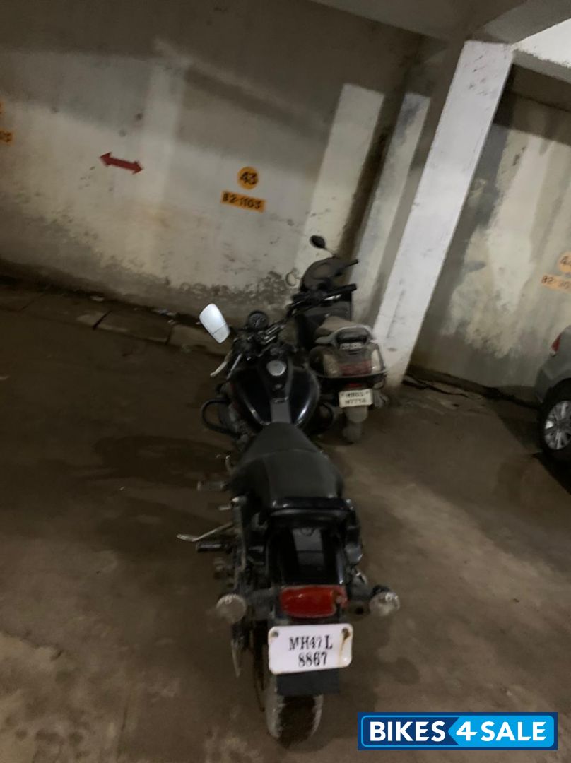 Matt Black Bajaj Avenger Street 220