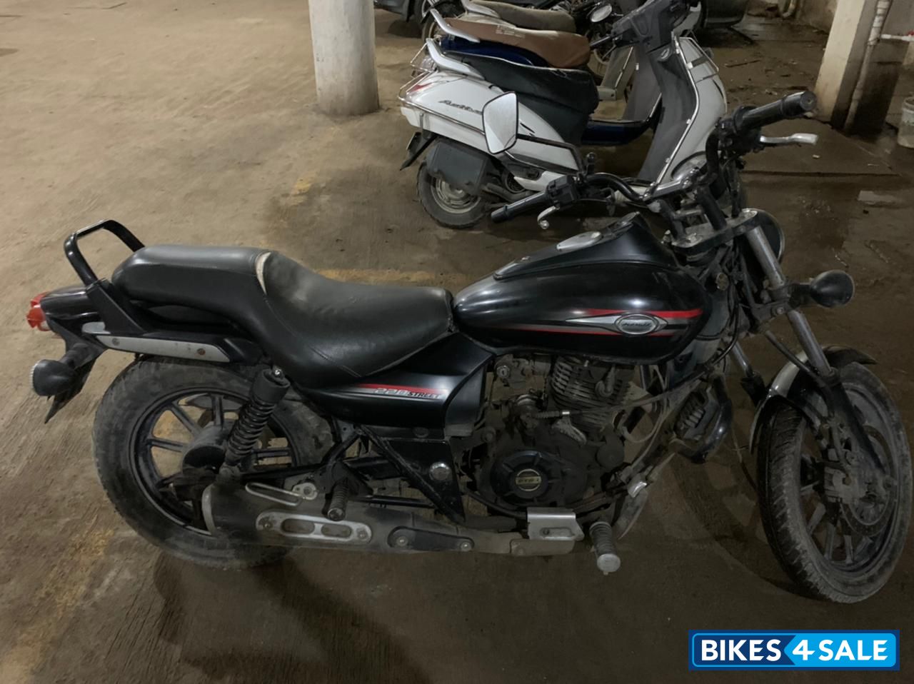 Matt Black Bajaj Avenger Street 220