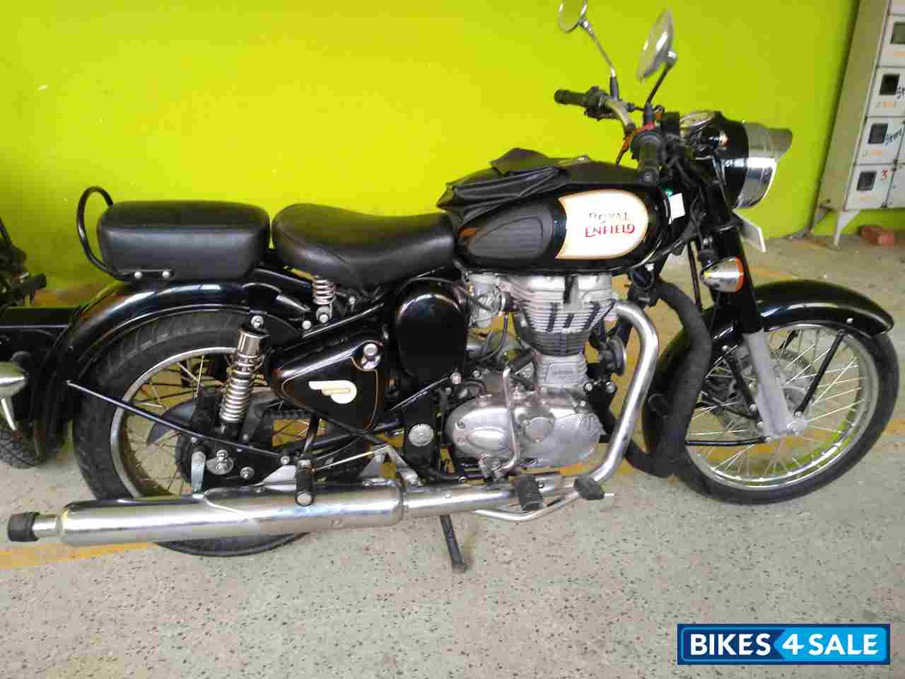 Black Royal Enfield Classic 350