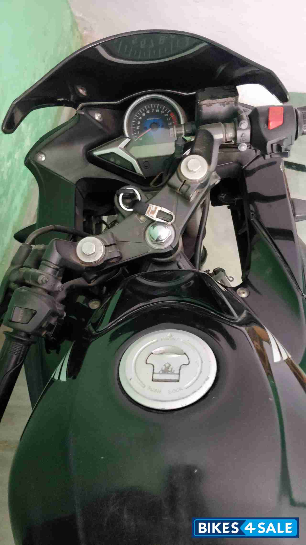 Black Honda CBR 250R