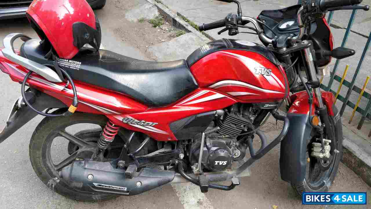 Red TVS Victor