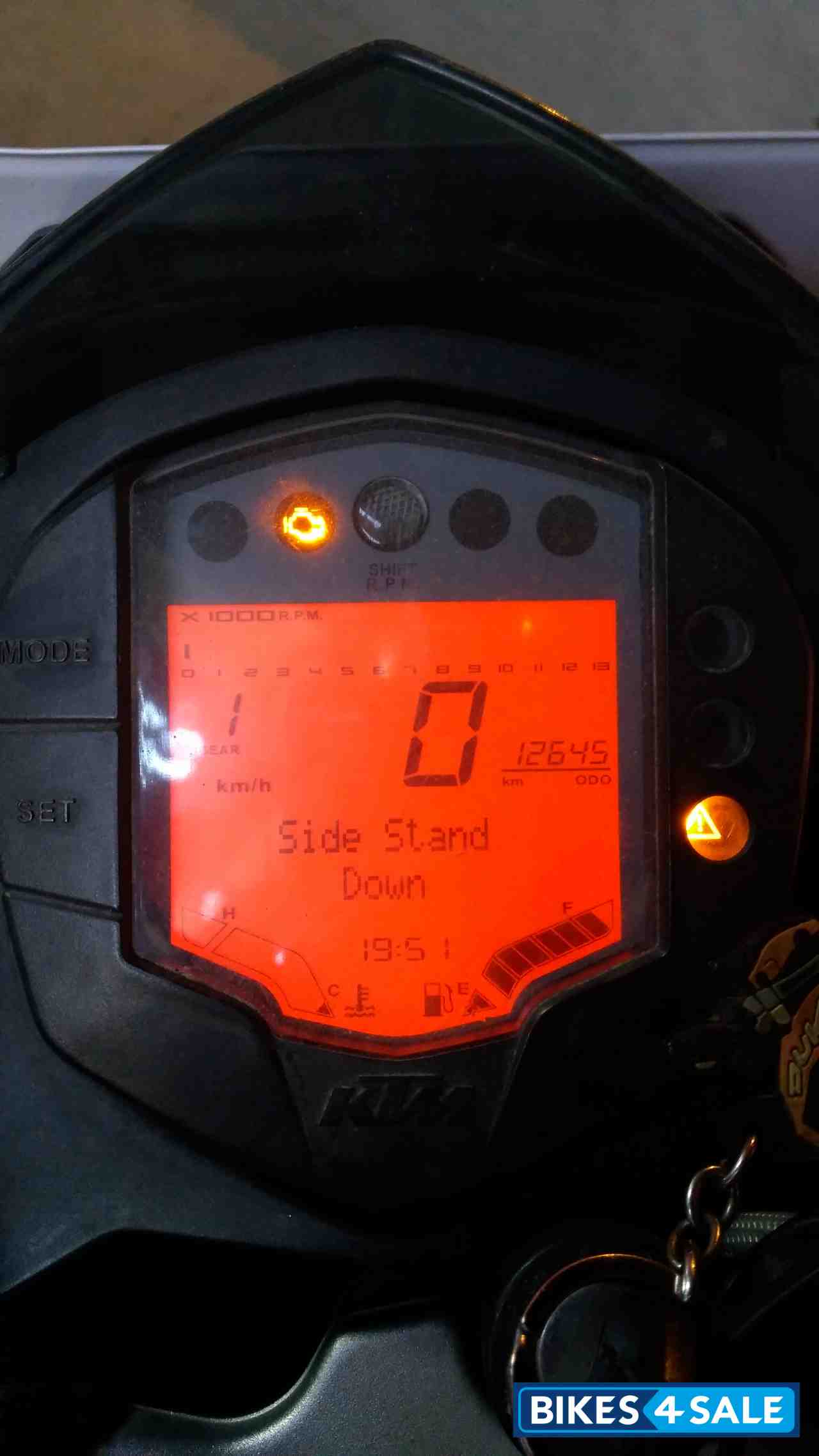 Black KTM Duke 200 Black KTM Duke 200