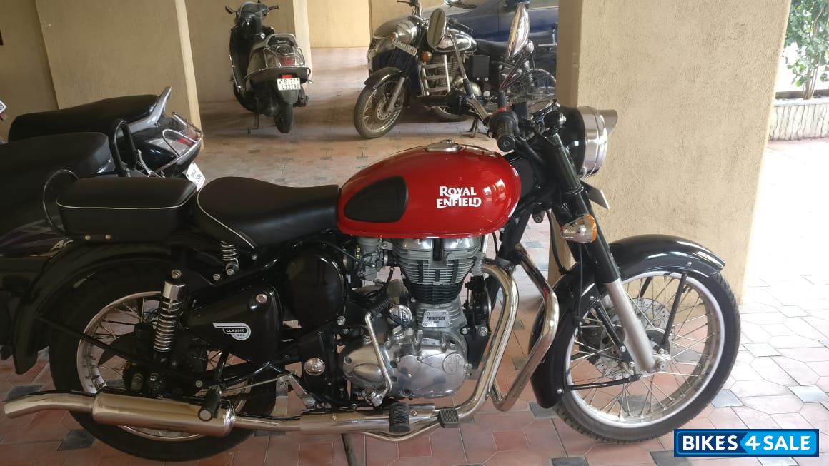 Red Royal Enfield Classic 350 Redditch Red