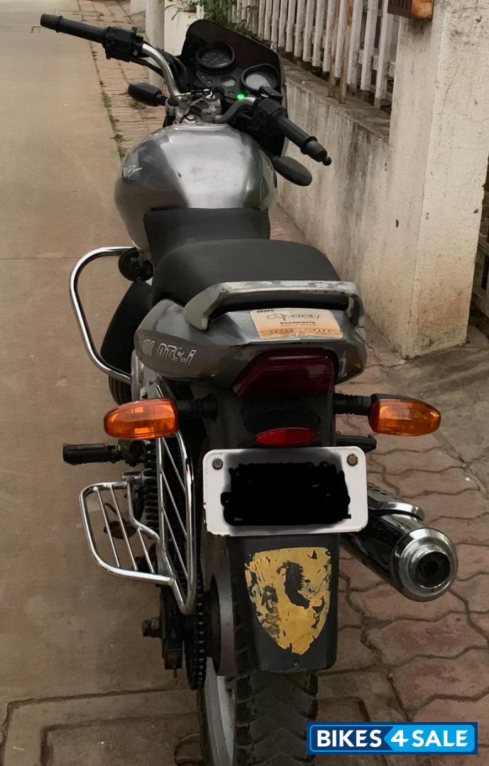 Silver Bajaj Pulsar 180 DTSi