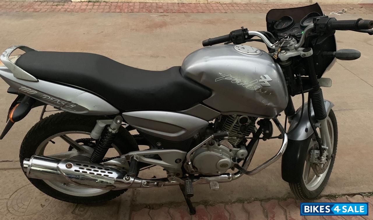 Silver Bajaj Pulsar 180 DTSi