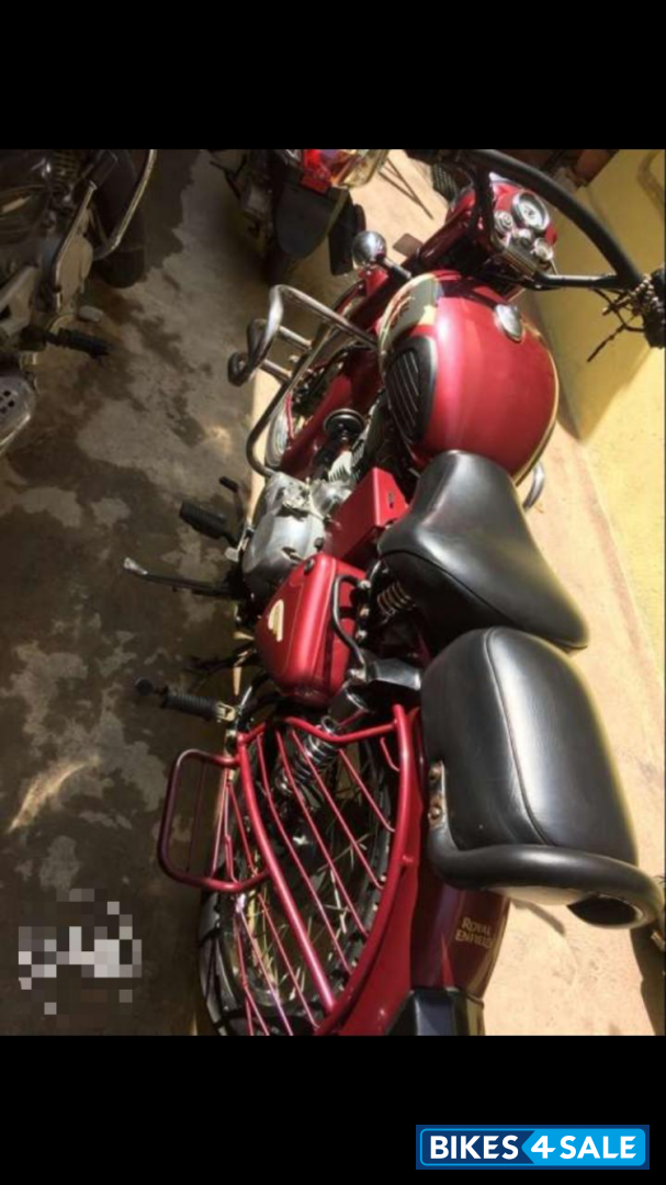 Maroon Royal Enfield Classic 350 Maroon Royal Enfield Classic 350