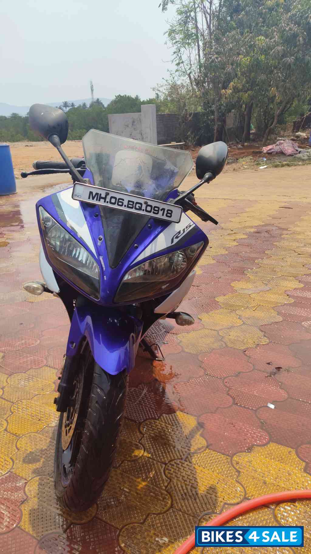 Blue Yamaha YZF R15 V2