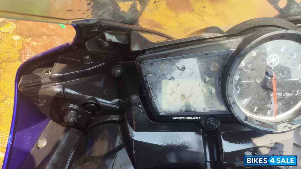 Blue Yamaha YZF R15 V2