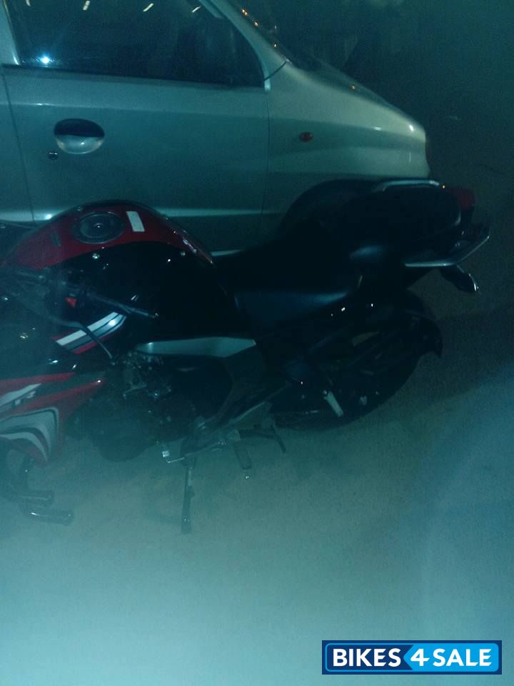 Red Yamaha Fazer FI V2