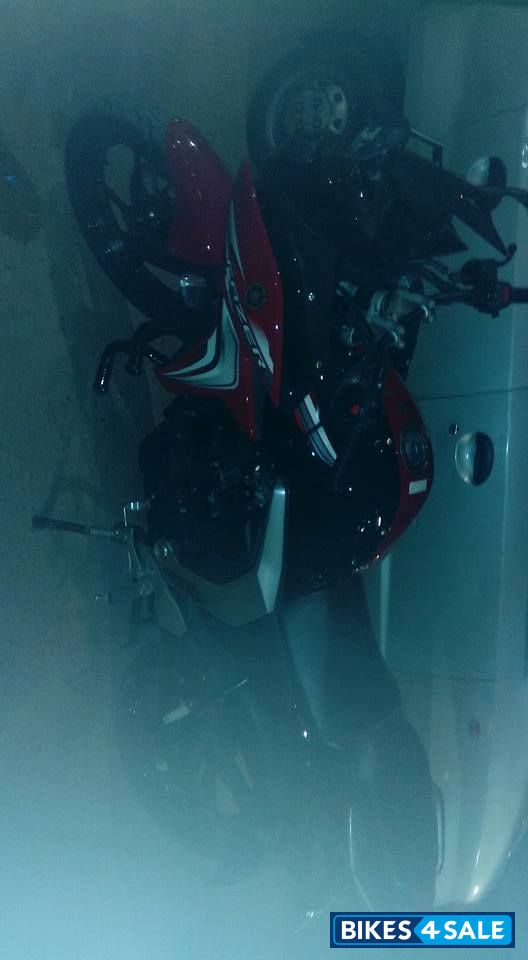 Red Yamaha Fazer FI V2