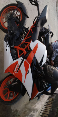 White Orange KTM RC 200