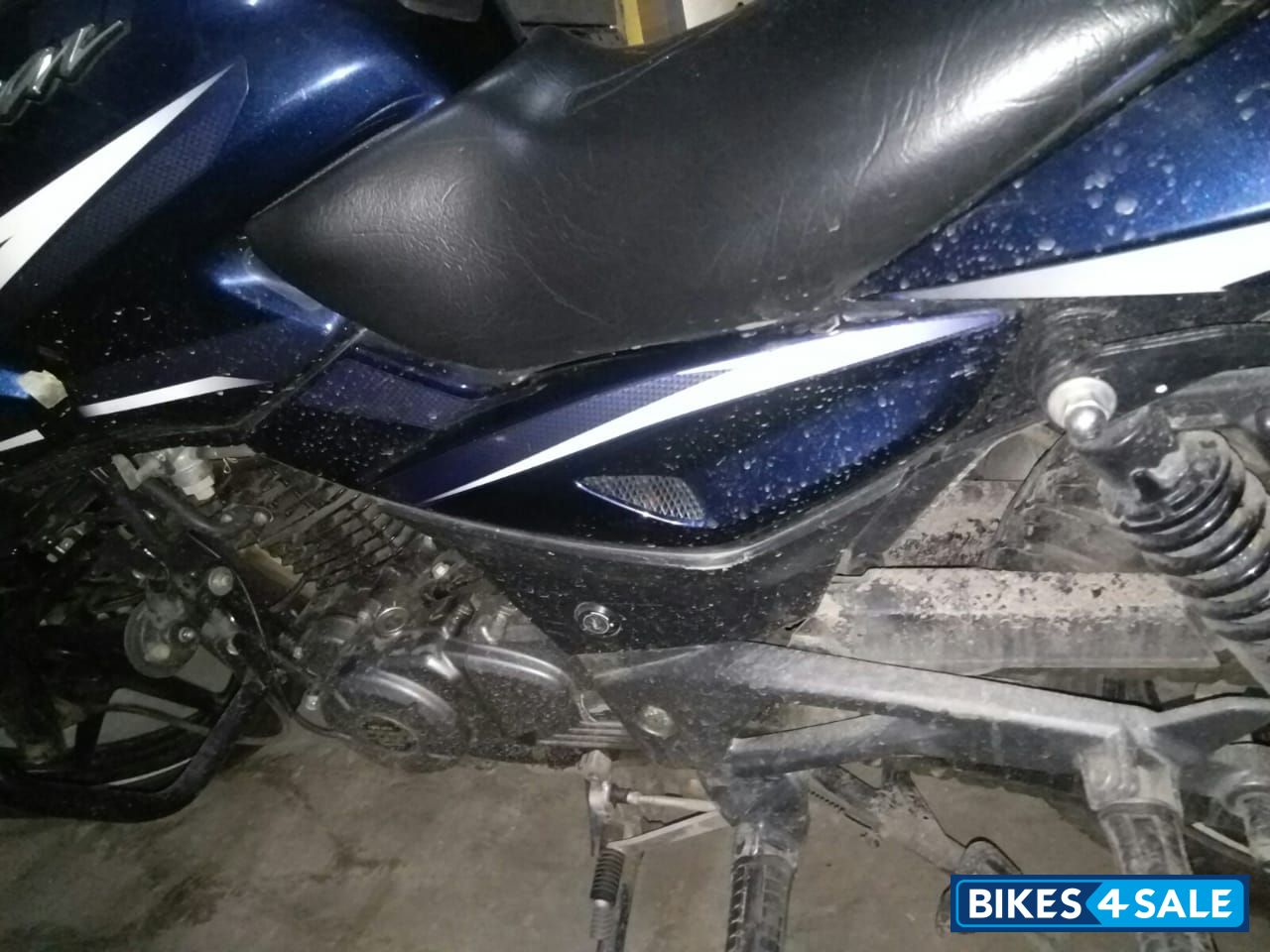 Royal Blue Bajaj Pulsar 220 DTSi Royal Blue Bajaj Pulsar 220 DTSi