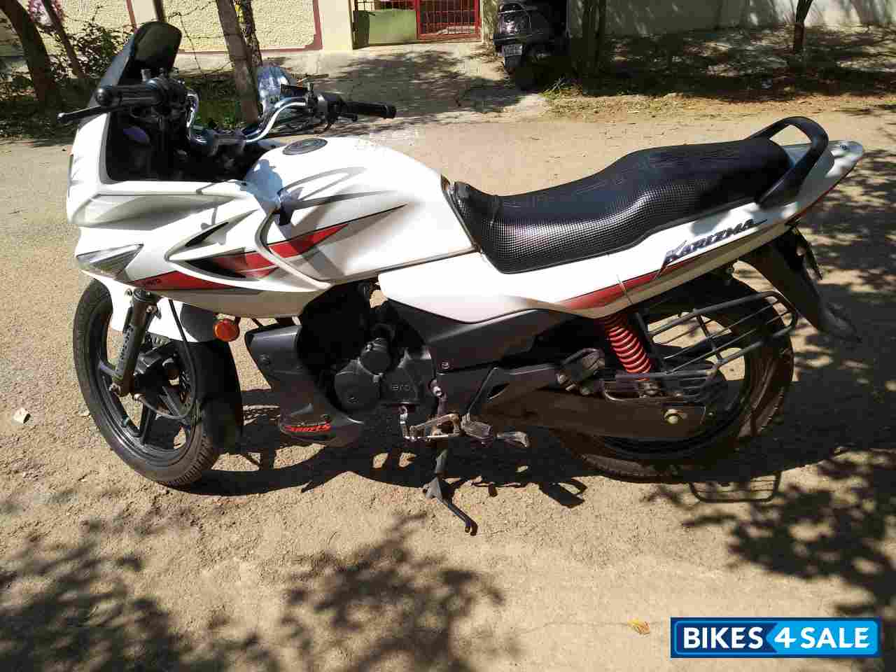 White Hero Karizma R