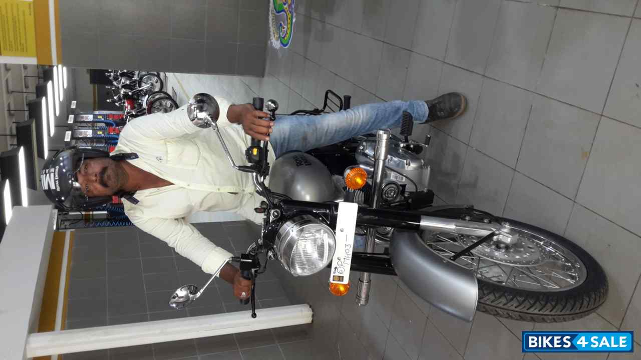 Royal Enfield Classic Gunmetal Grey Royal Enfield Classic Gunmetal Grey