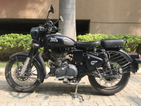Black Royal Enfield Classic Stealth Black