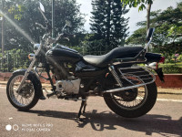 Black Bajaj Avenger 180 DTS-i