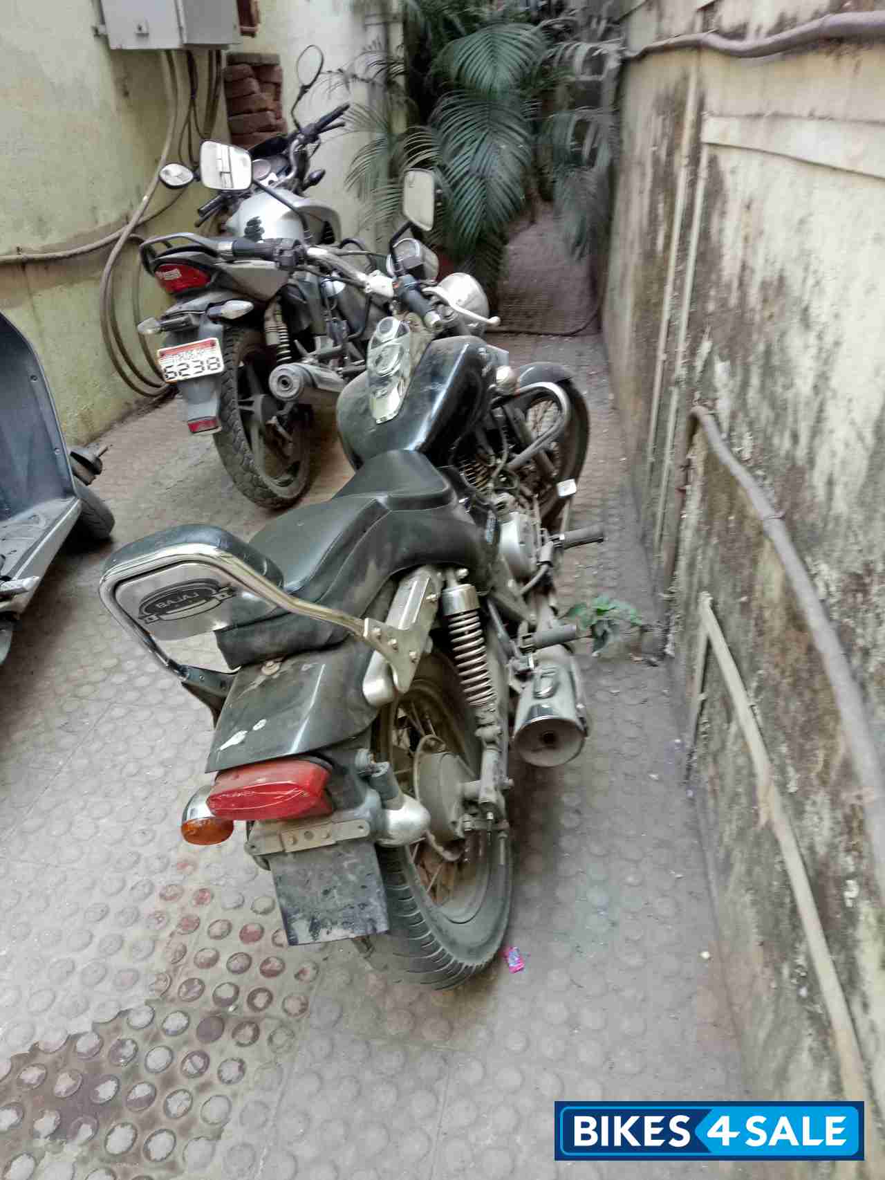 Bajaj Avenger 220 DTS-i