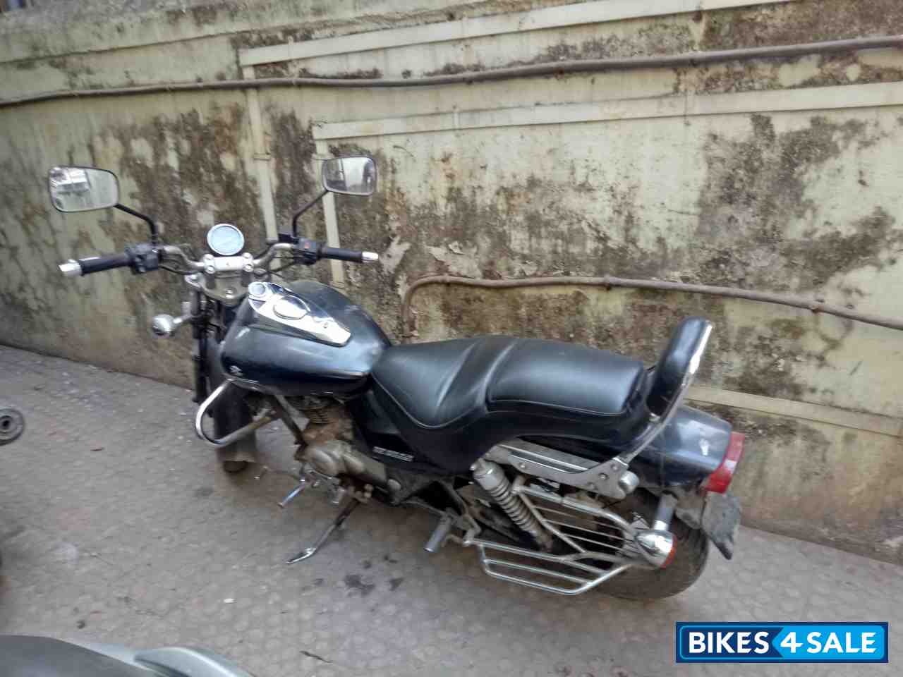Bajaj Avenger 220 DTS-i
