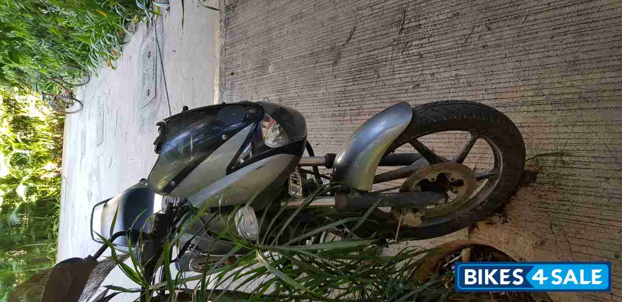 Silver Bajaj Pulsar 150 DTSi