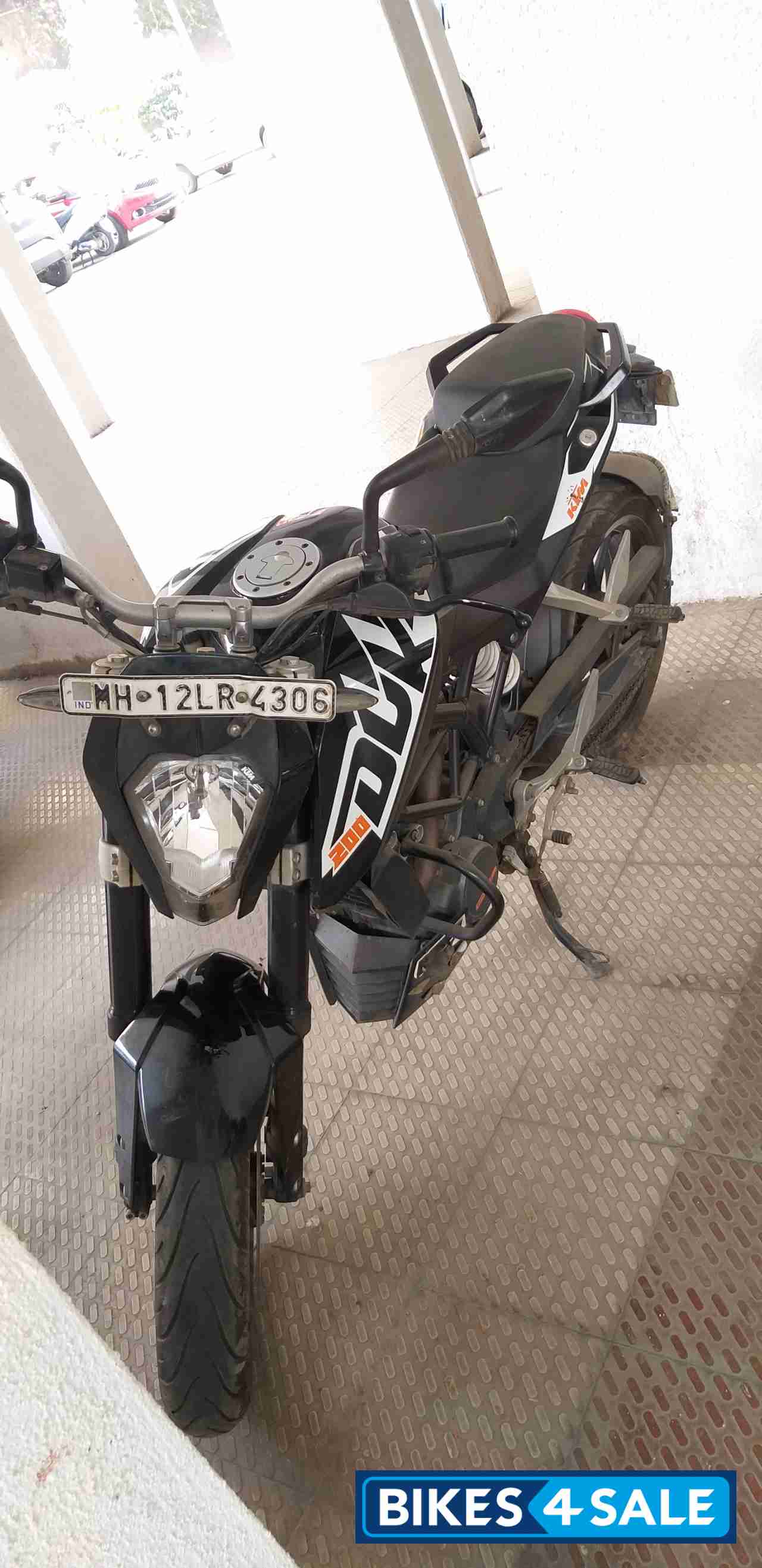 Black KTM Duke 200