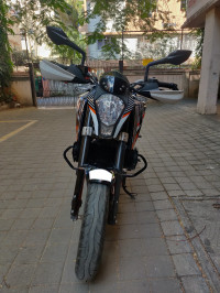 Black KTM Duke 390