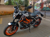 Black KTM Duke 390