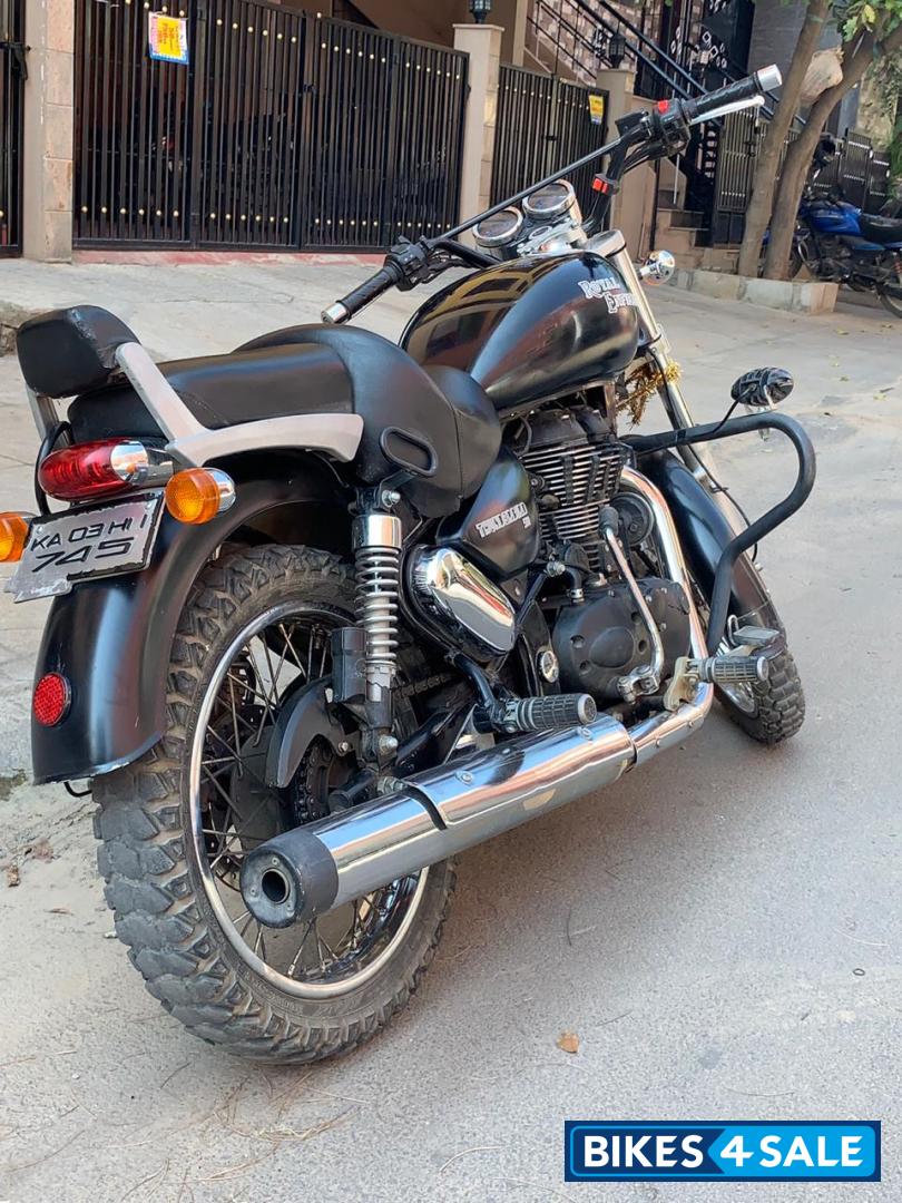 Black Royal Enfield Thunderbird 500