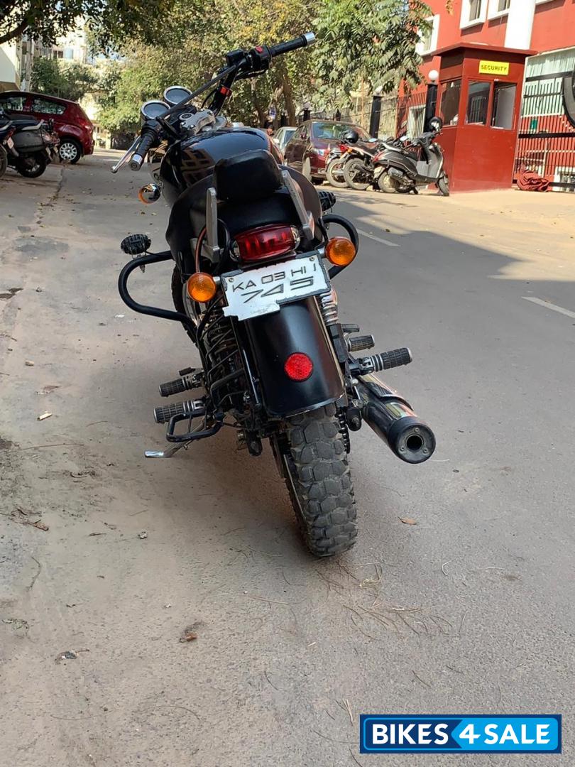 Black Royal Enfield Thunderbird 500