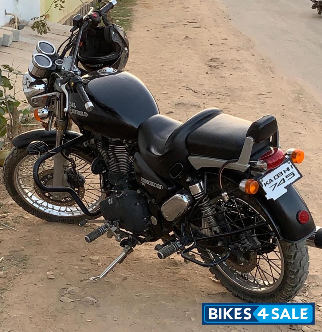 Black Royal Enfield Thunderbird 500