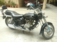 Black Bajaj Avenger 220 DTS-i