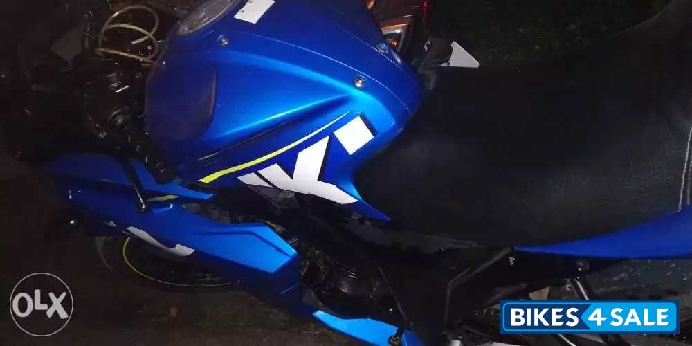 Blue Suzuki Gixxer SF