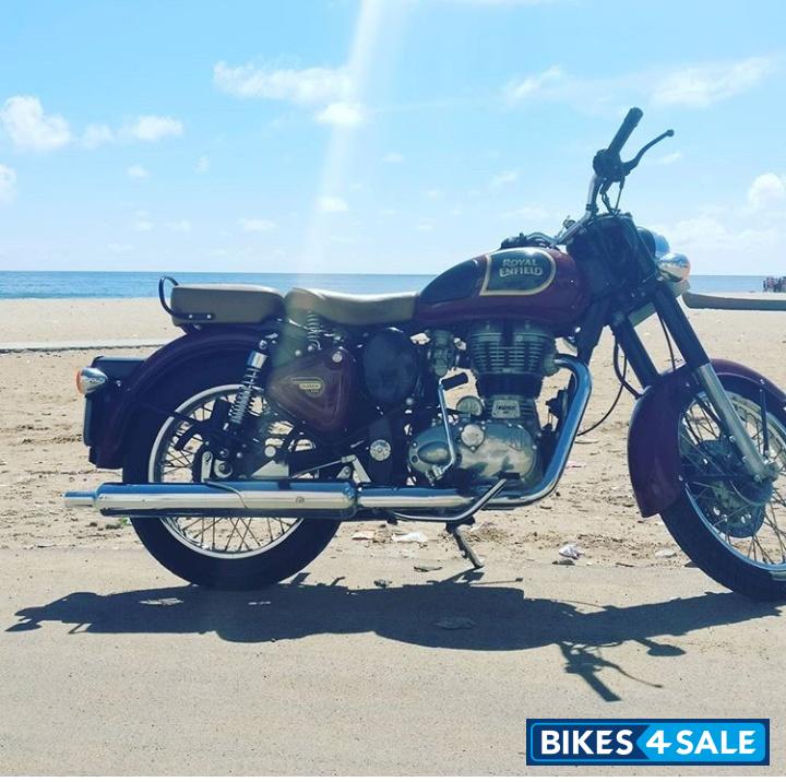 Chestnut Royal Enfield Classic 350