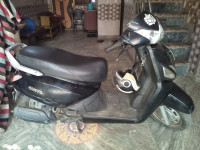 Black Mahindra Gusto