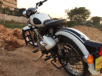 White Royal Enfield Classic 350