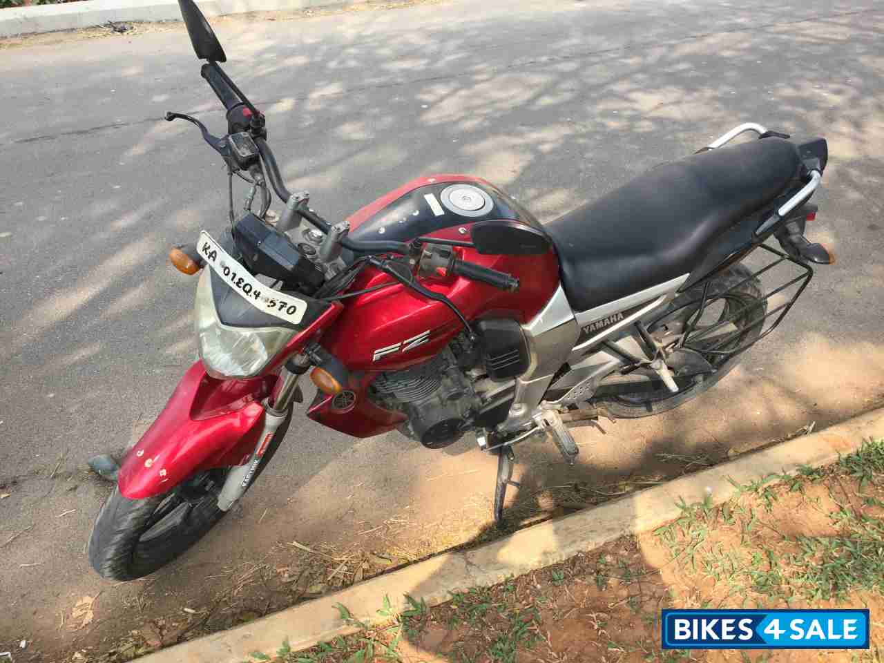 Red Yamaha FZ16