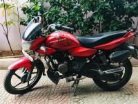 Red Bajaj XCD 125 DTS-Si