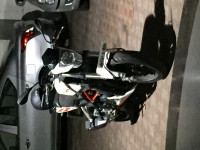 White Benelli TNT 25