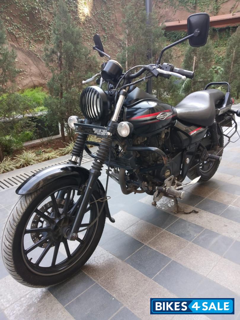 Black Bajaj Avenger Street 220