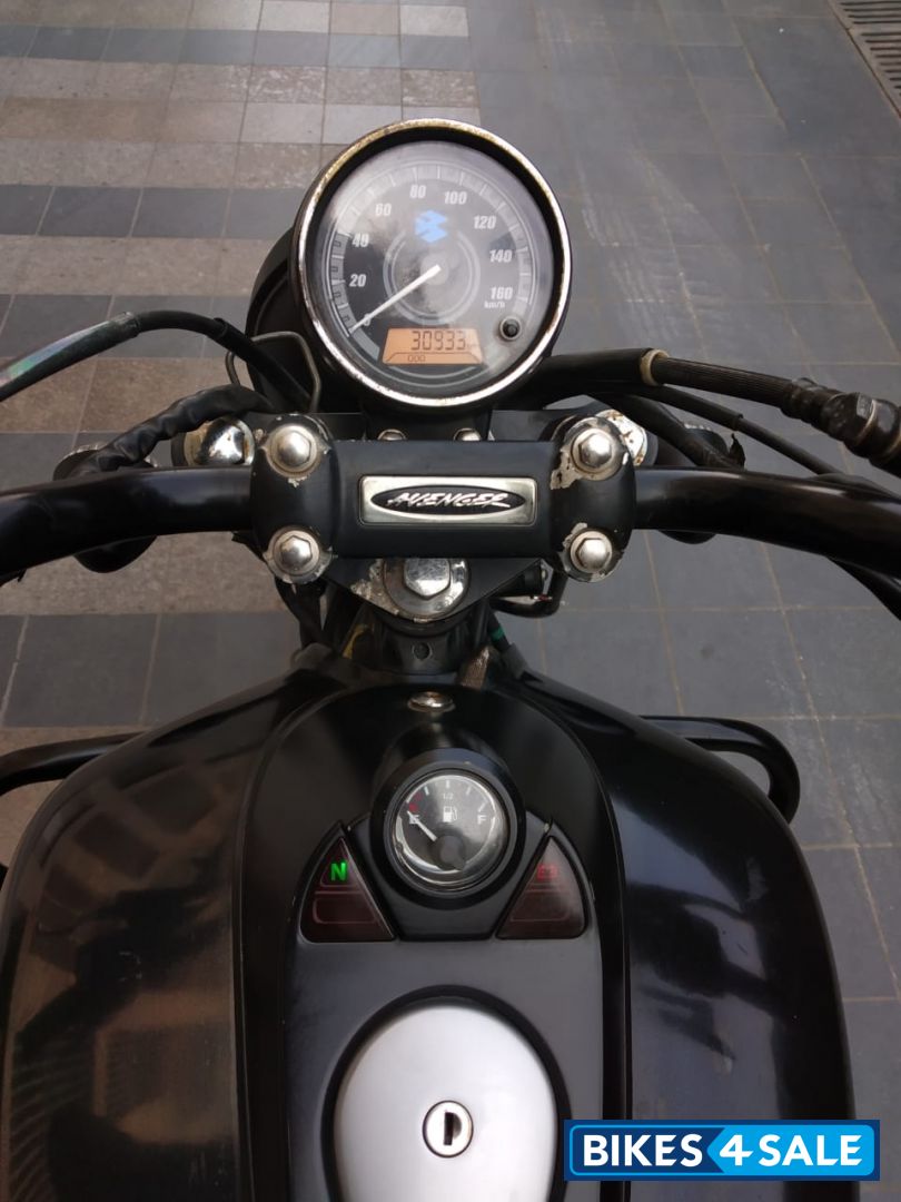 Black Bajaj Avenger Street 220