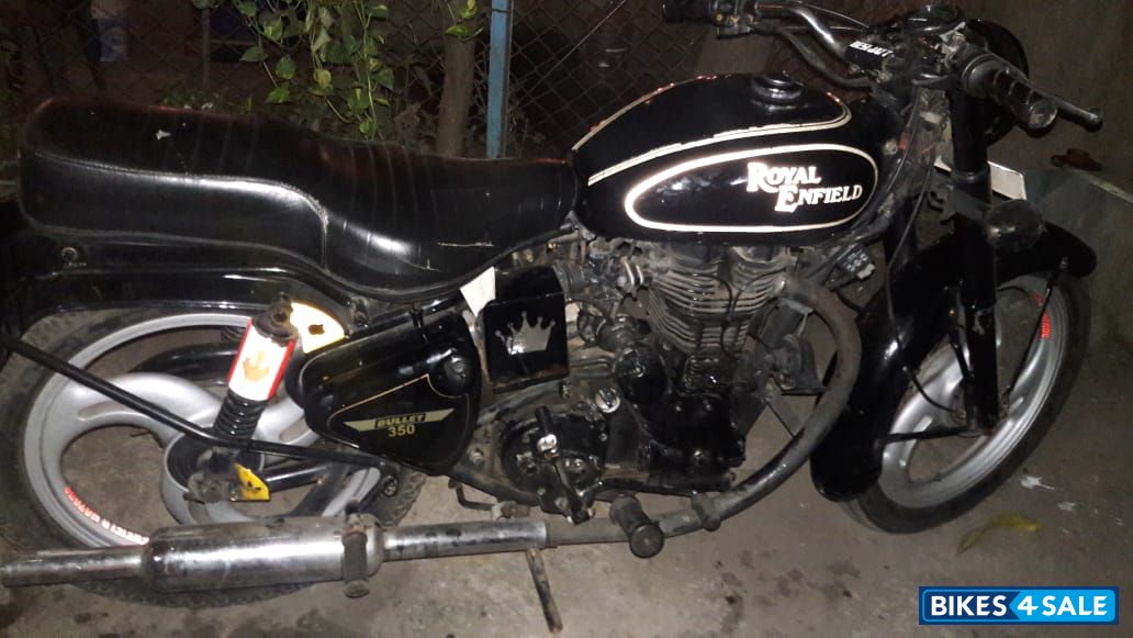Black Royal Enfield Bullet Standard 350