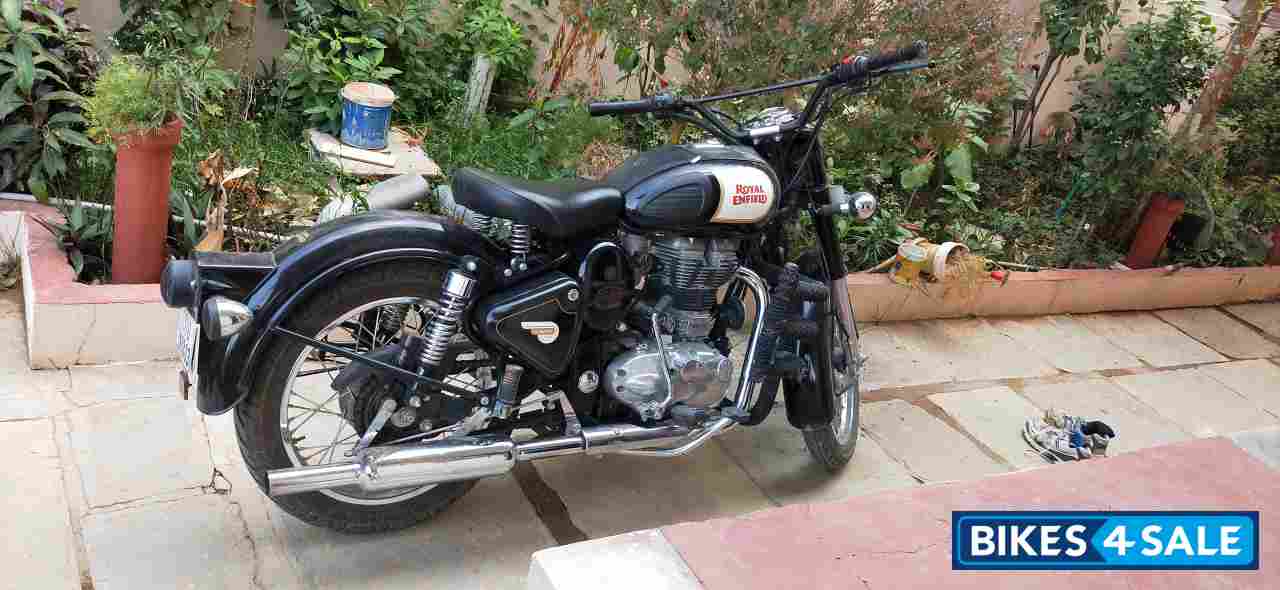Black Royal Enfield Classic 350