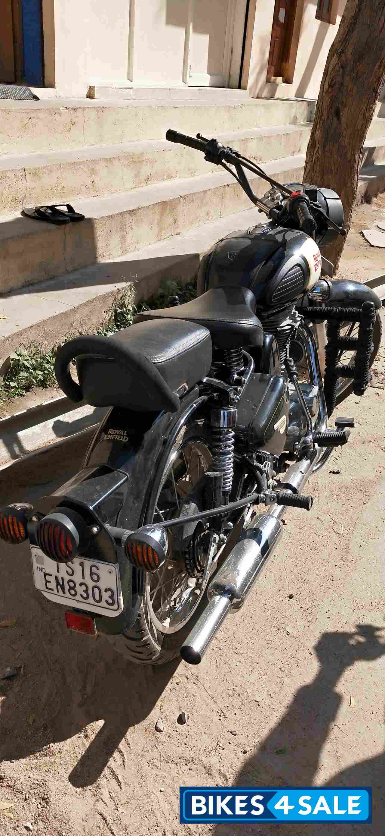 Black Royal Enfield Classic 350