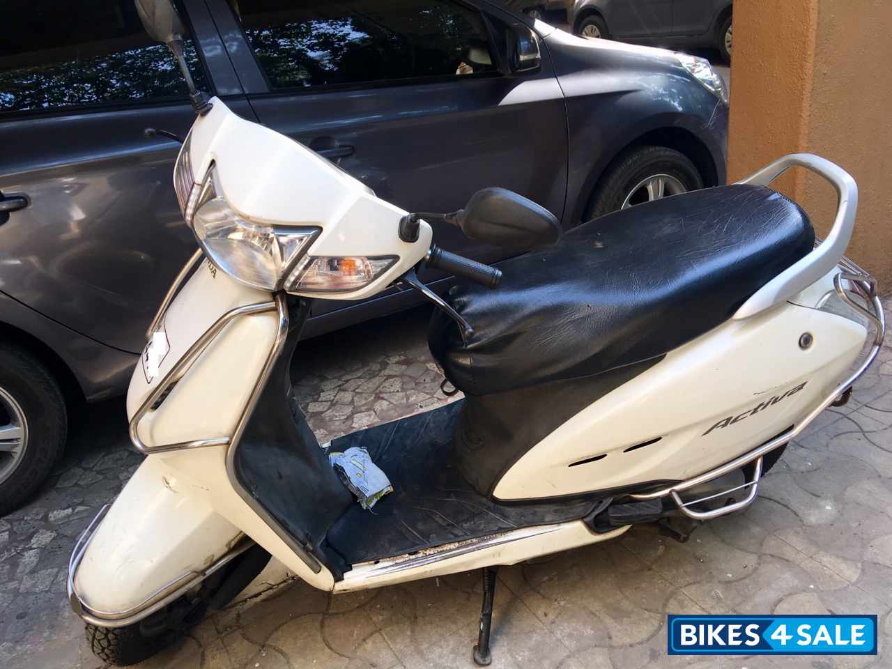 White Honda Activa White Honda Activa