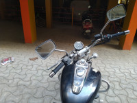 Black Bajaj Avenger 220 DTS-i