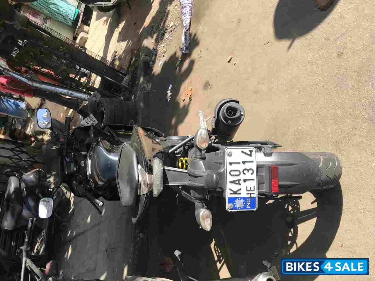 Black & Silver Yamaha YZF R15 V2 Black & Silver Yamaha YZF R15 V2