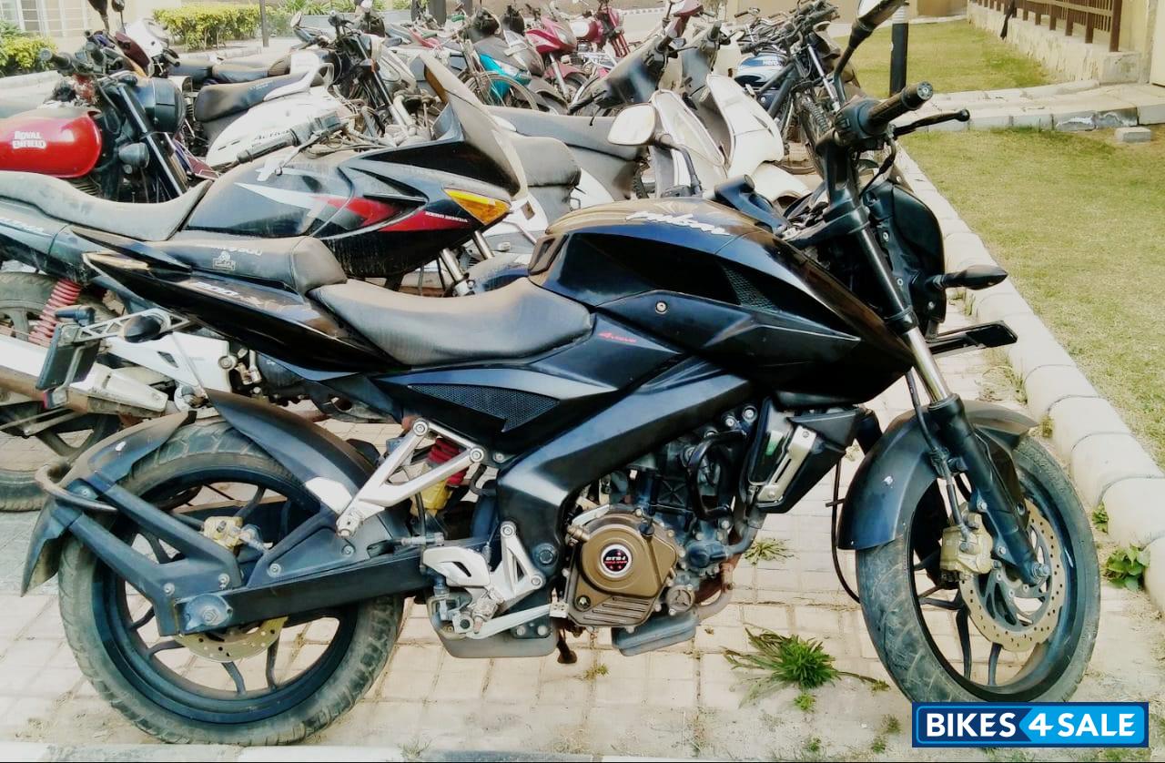 Bajaj Pulsar 200 NS