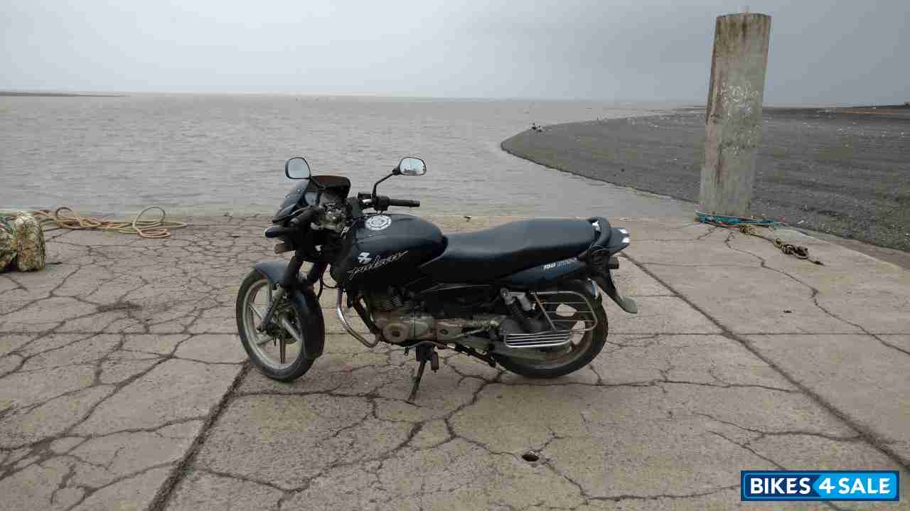 Black Bajaj Pulsar 150 DTSi